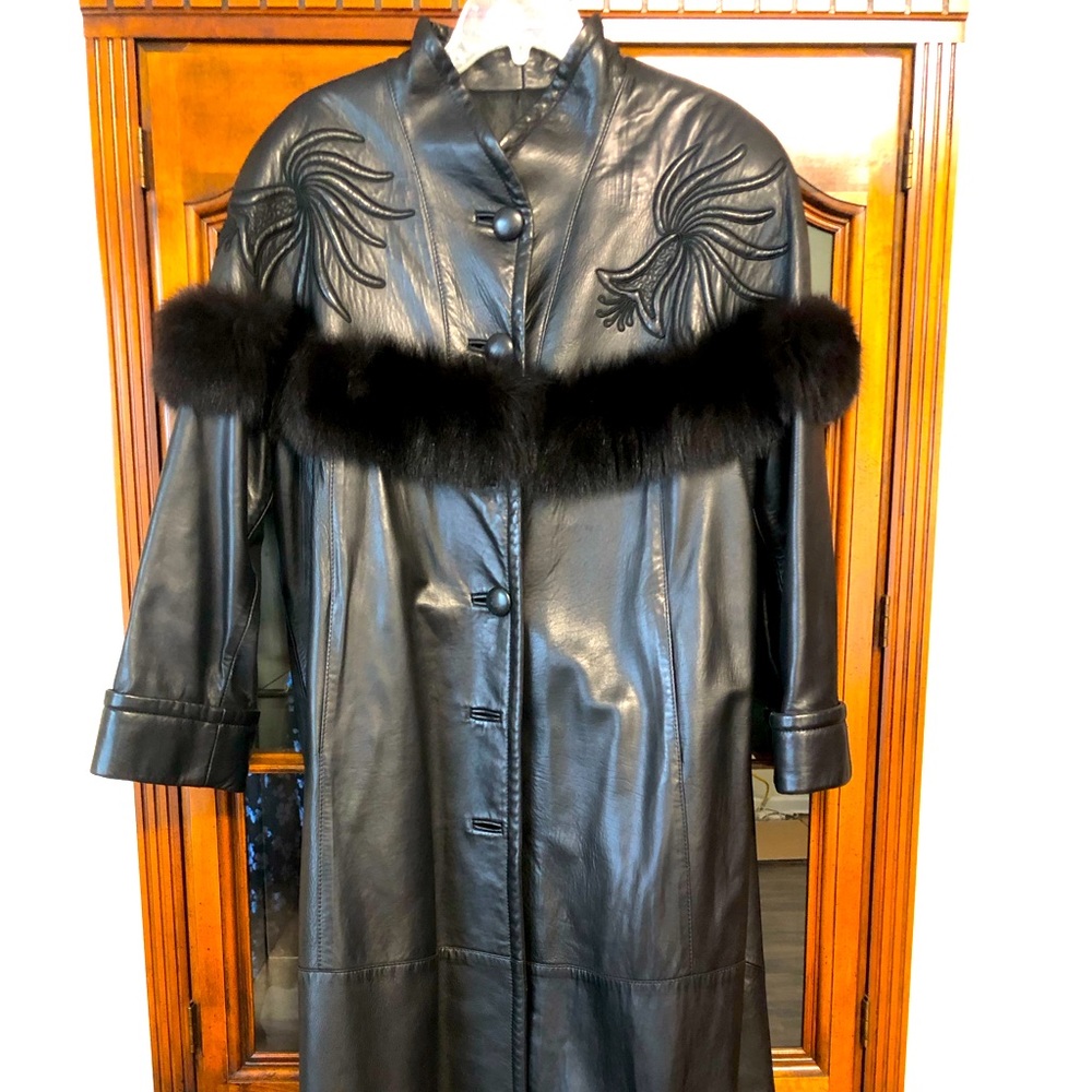 Women’s vintage leather fur trim coat